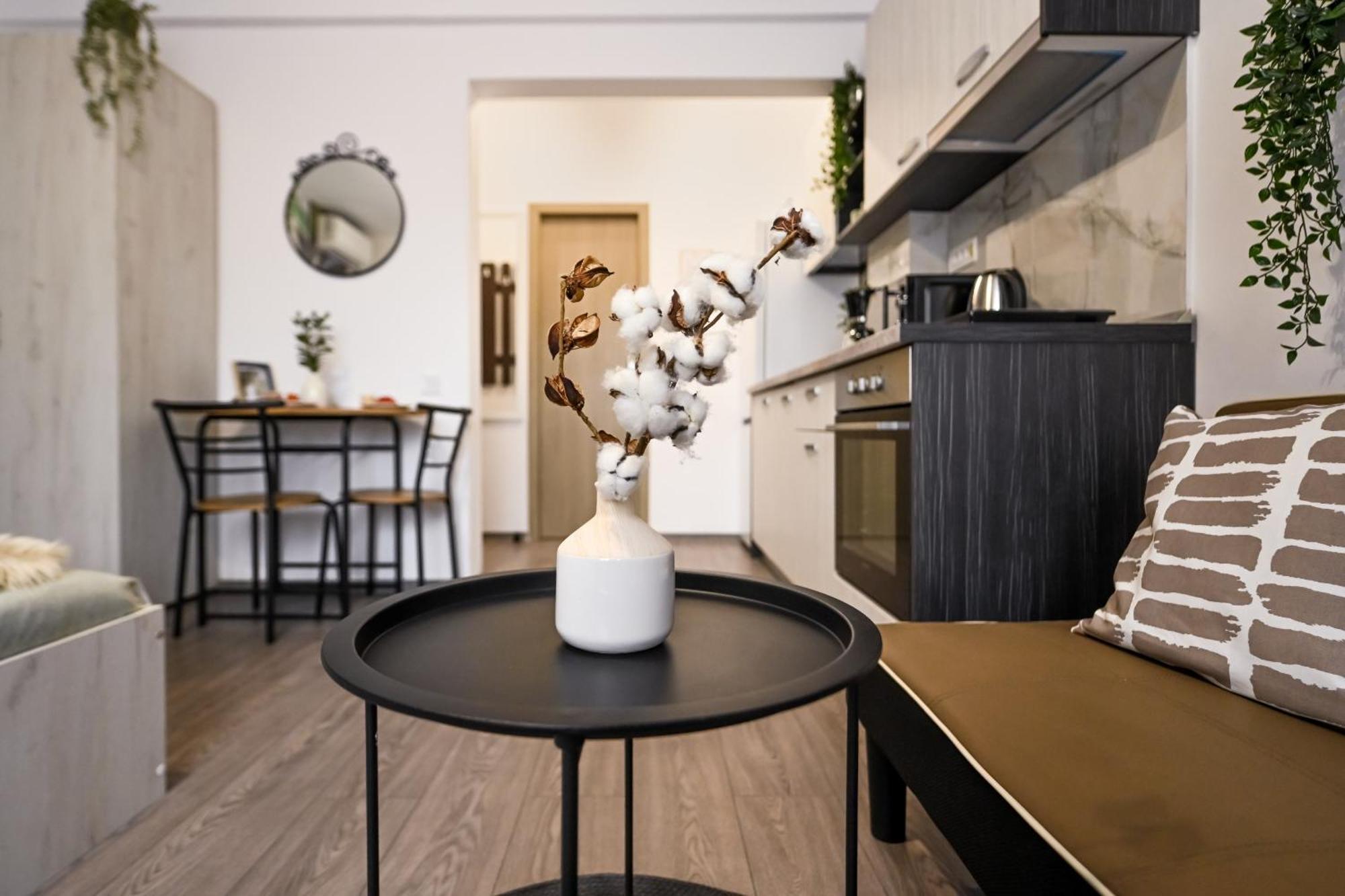 Old Town Charm - Modern & Comfortable Accommodation In The Heart Of The City Bucareste Exterior foto